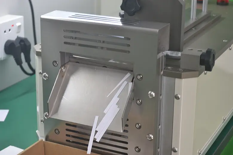 Auto Feeding Programmable Guillotine Cutter